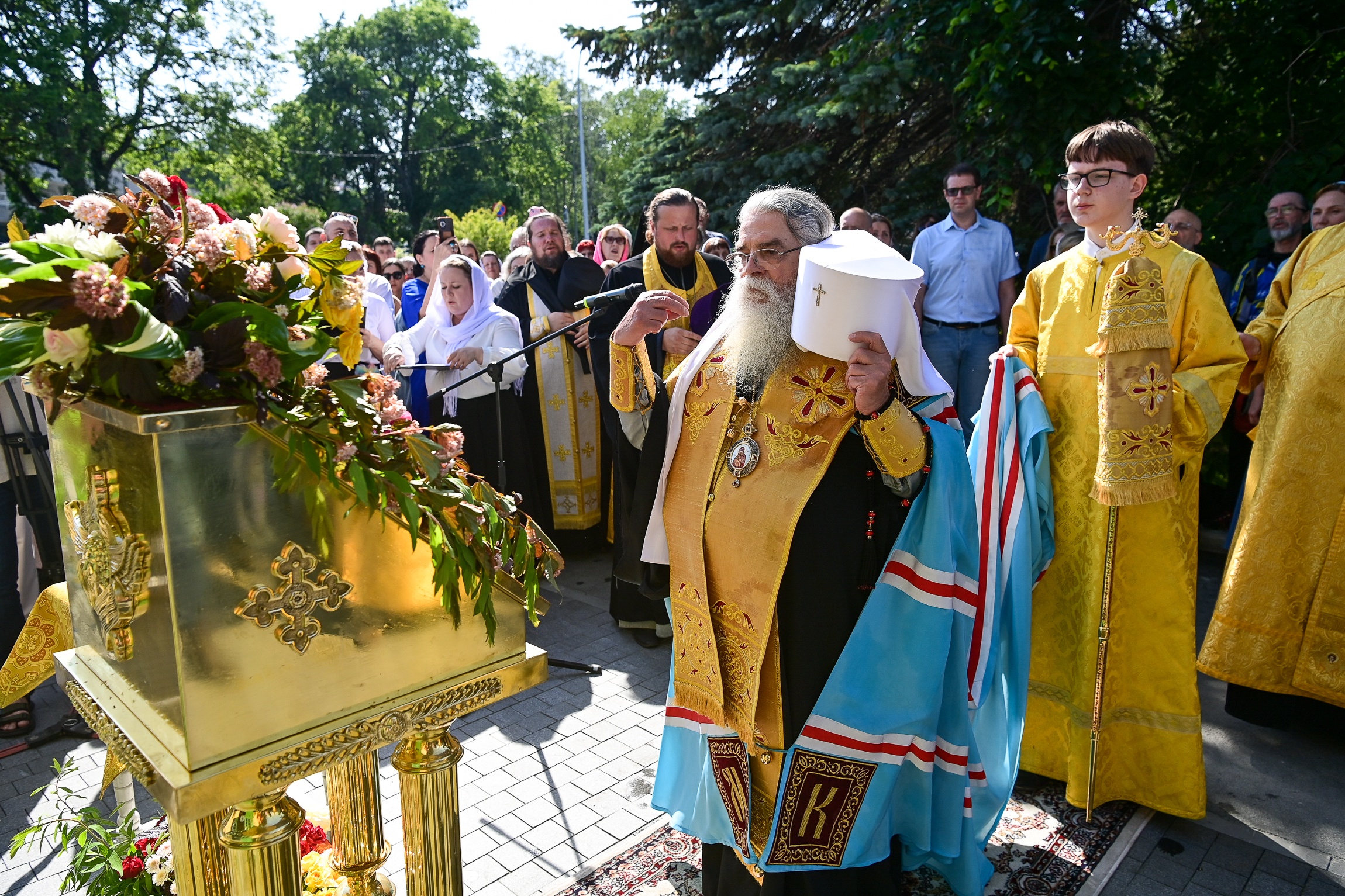 В Петрозаводске освятили восстановленную часовню апостолов Петра и ...